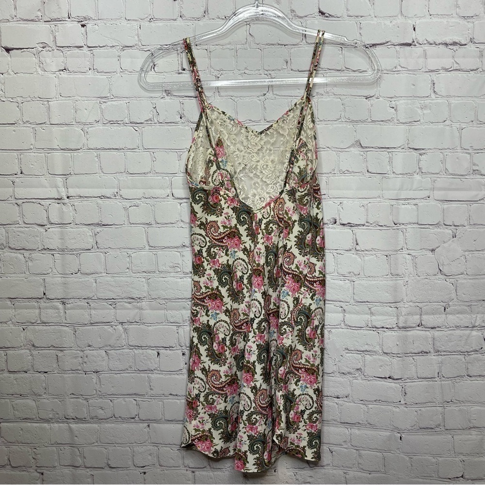 Vintage Victoria’s Secret Gold Label Paisley Chemise size XS - Picture 11 of 11